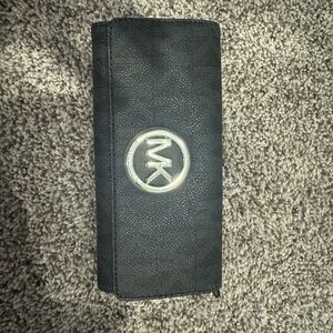 Michael Kors Black and Silver Key Card Holder